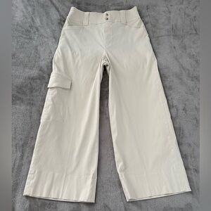 Spanx Stretch Twill Cropped Trouser Women’s L Beige Cargo Pocket Wide Leg